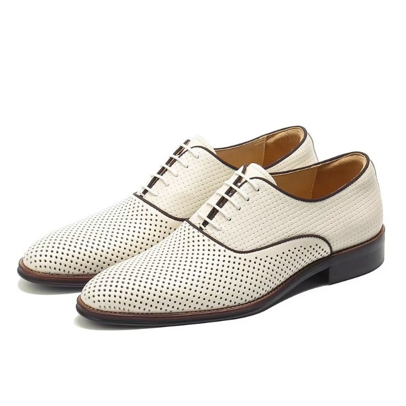 Miesten Juhlakengät Kohokuvioidut Eleganssit Eksoottiset Pyöreäkärkiset Oxford-mekkokengät - Beige