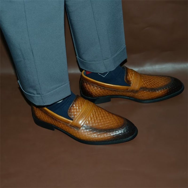 Miesten Juhlakengät Tyylikkäät Business Slip-on Mekkokengät - Ruskea