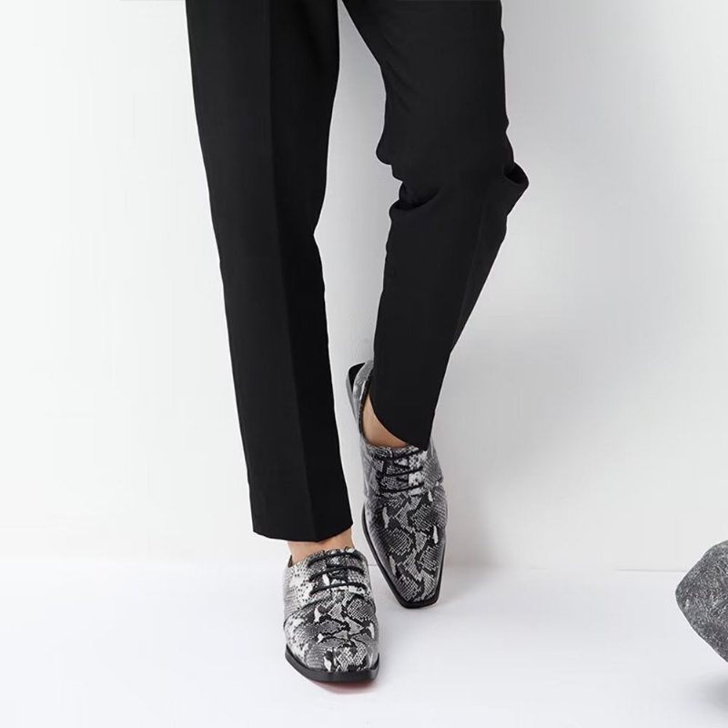 Miesten Juhlakengät Ylelliset Serpent Square Toe Oxford-mekkokengät - Musta