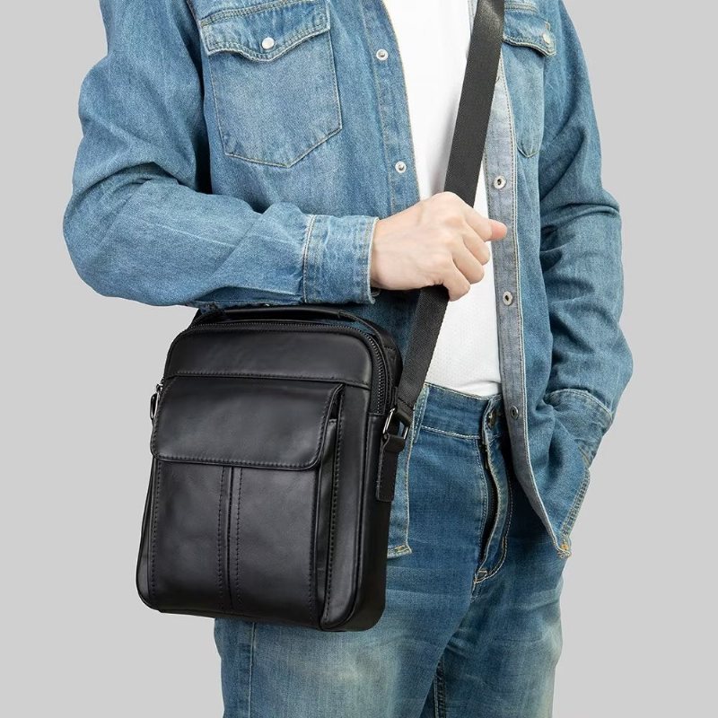 Miesten Olkalaukut Ylellinen Nahkainen Läppä Tikattu Crossbody Laukku - Musta